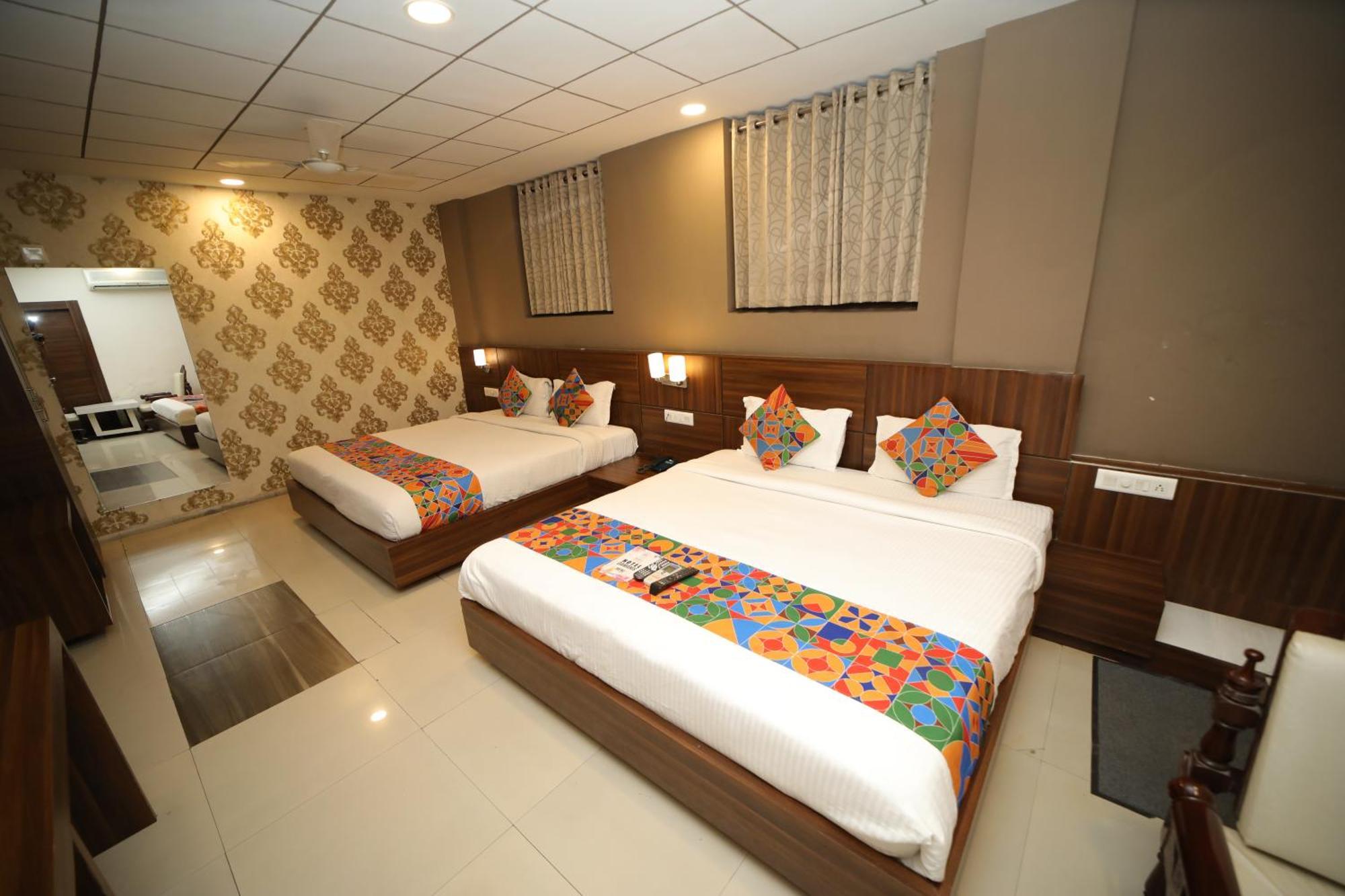 אודייפור Hotel Damanis מראה חיצוני תמונה