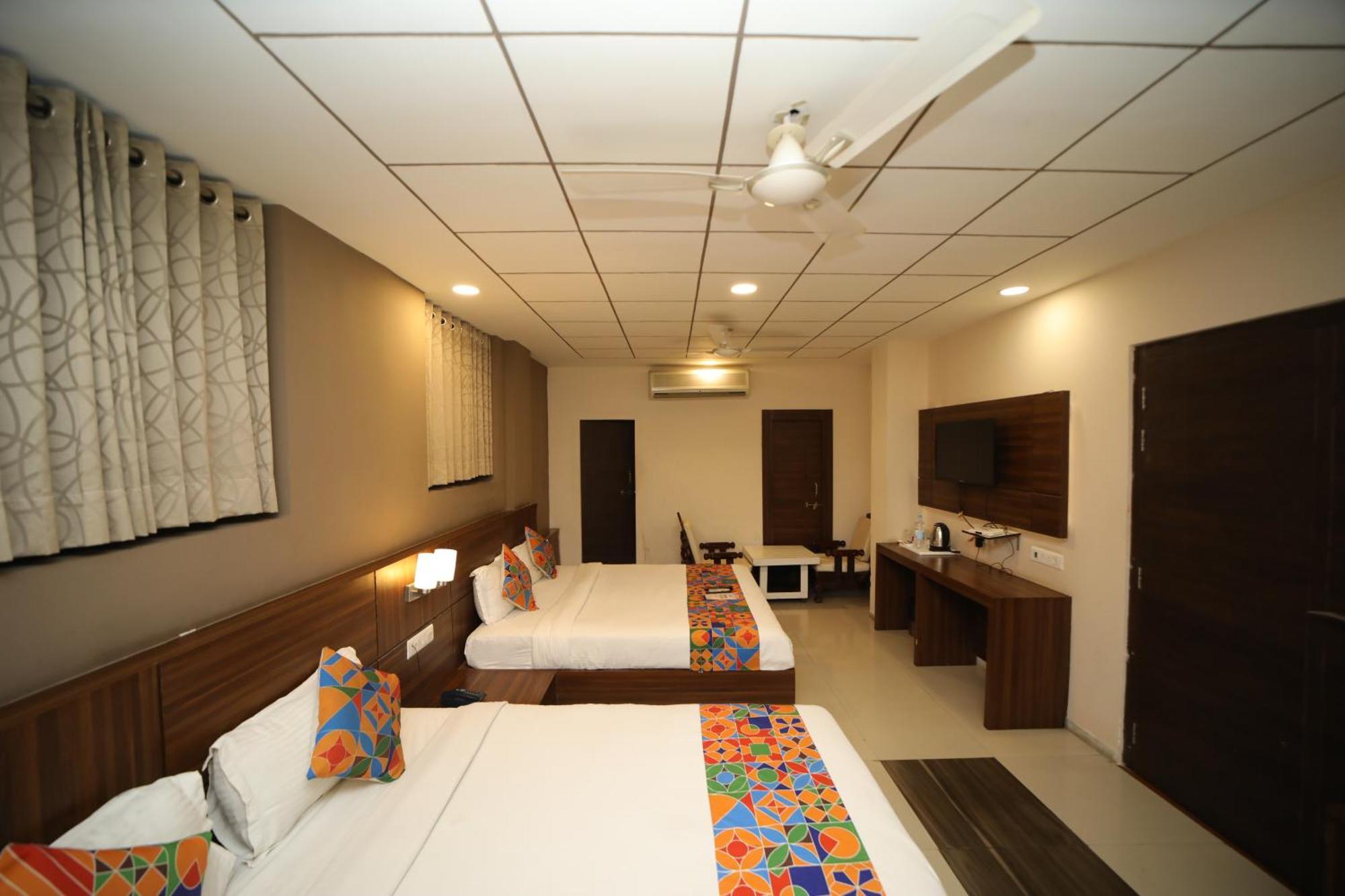 אודייפור Hotel Damanis מראה חיצוני תמונה
