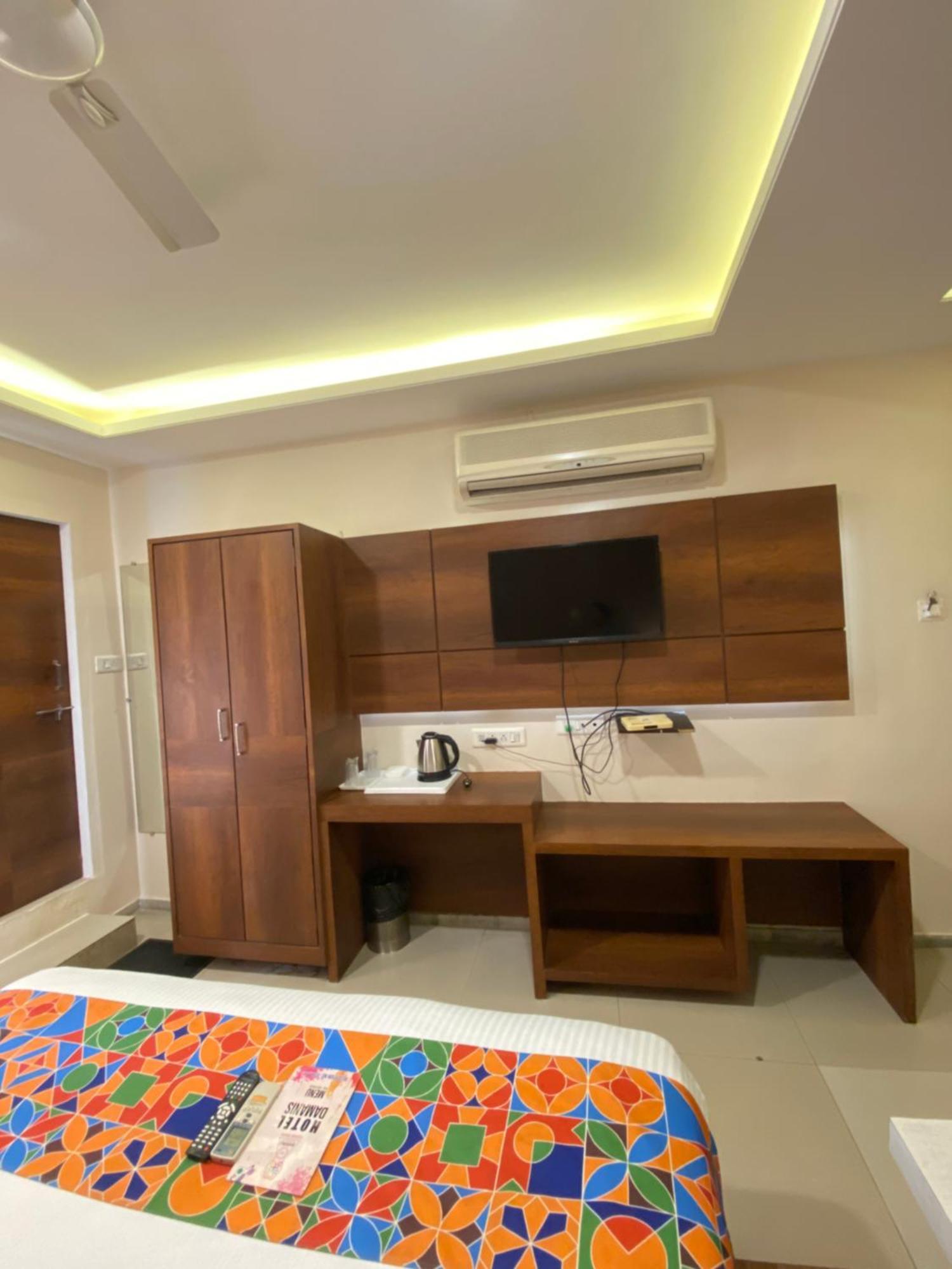 אודייפור Hotel Damanis מראה חיצוני תמונה