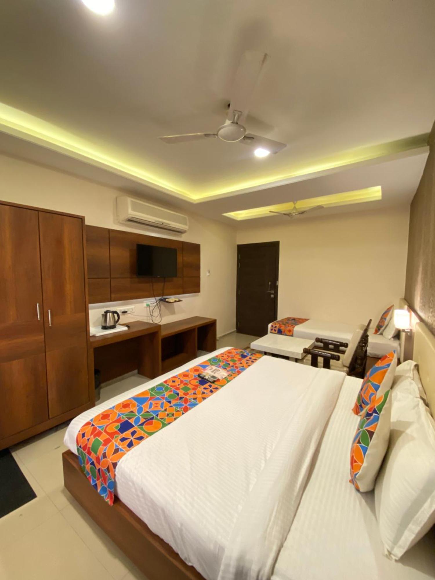 אודייפור Hotel Damanis מראה חיצוני תמונה