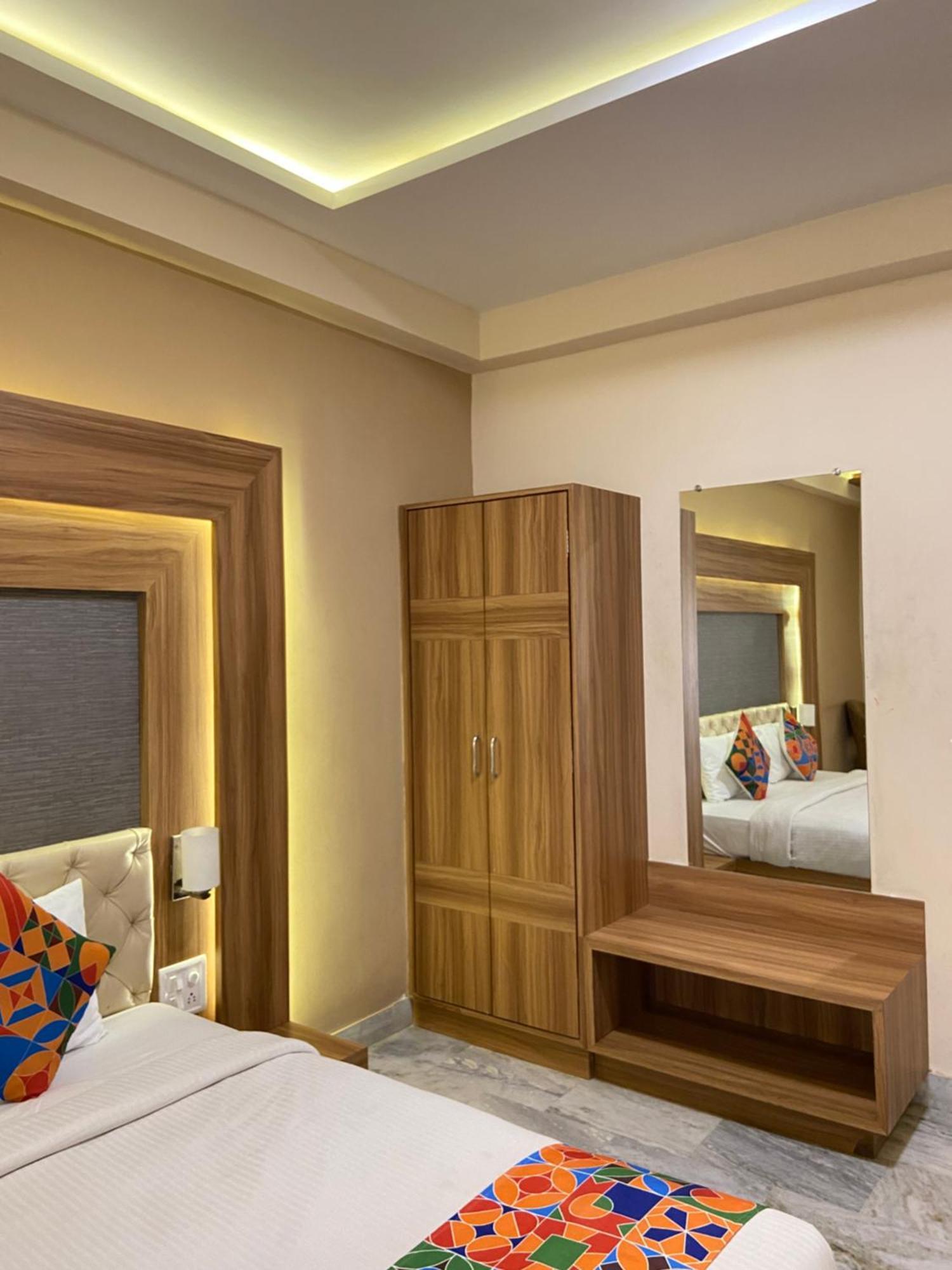 אודייפור Hotel Damanis מראה חיצוני תמונה