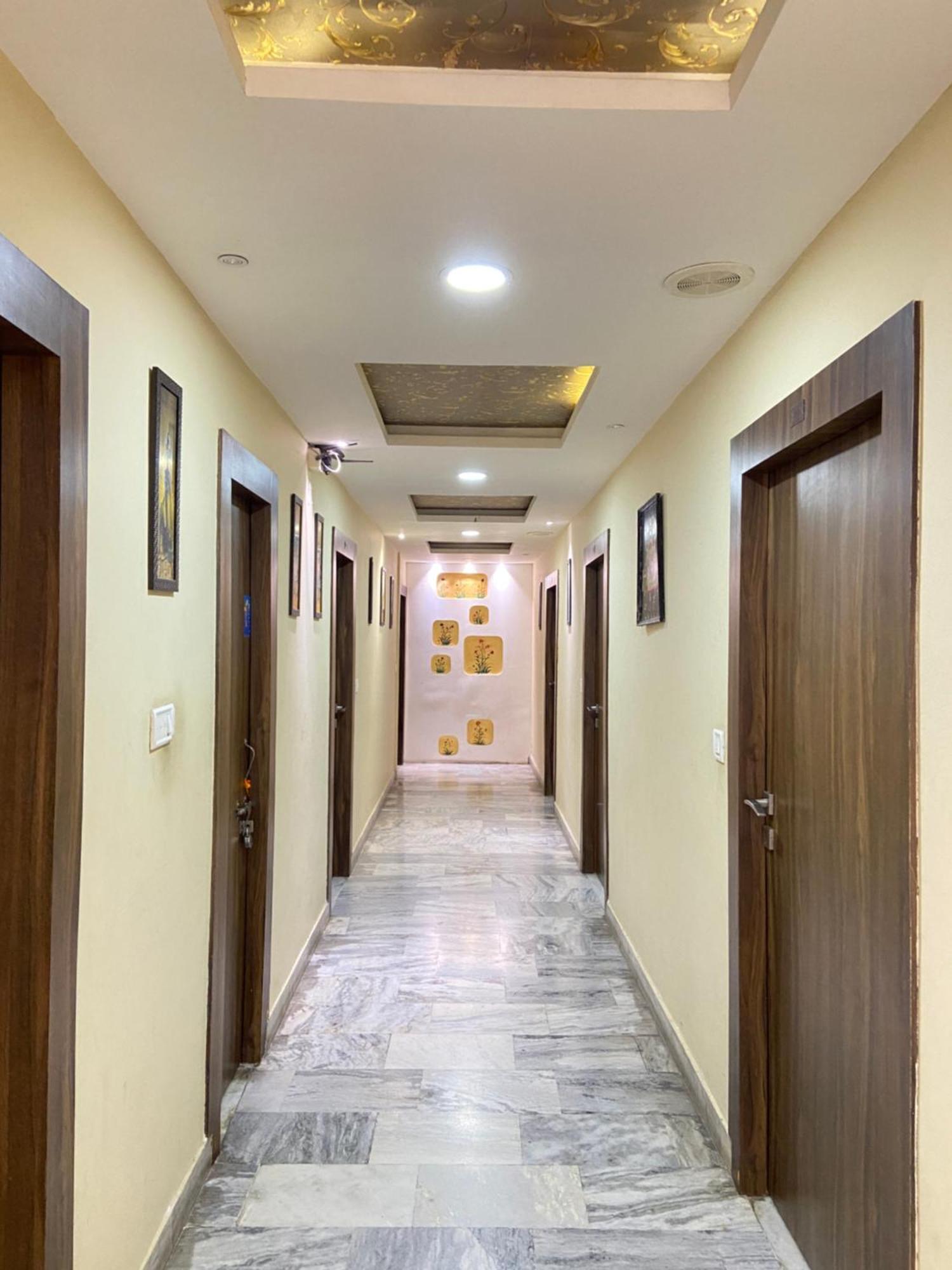 אודייפור Hotel Damanis מראה חיצוני תמונה