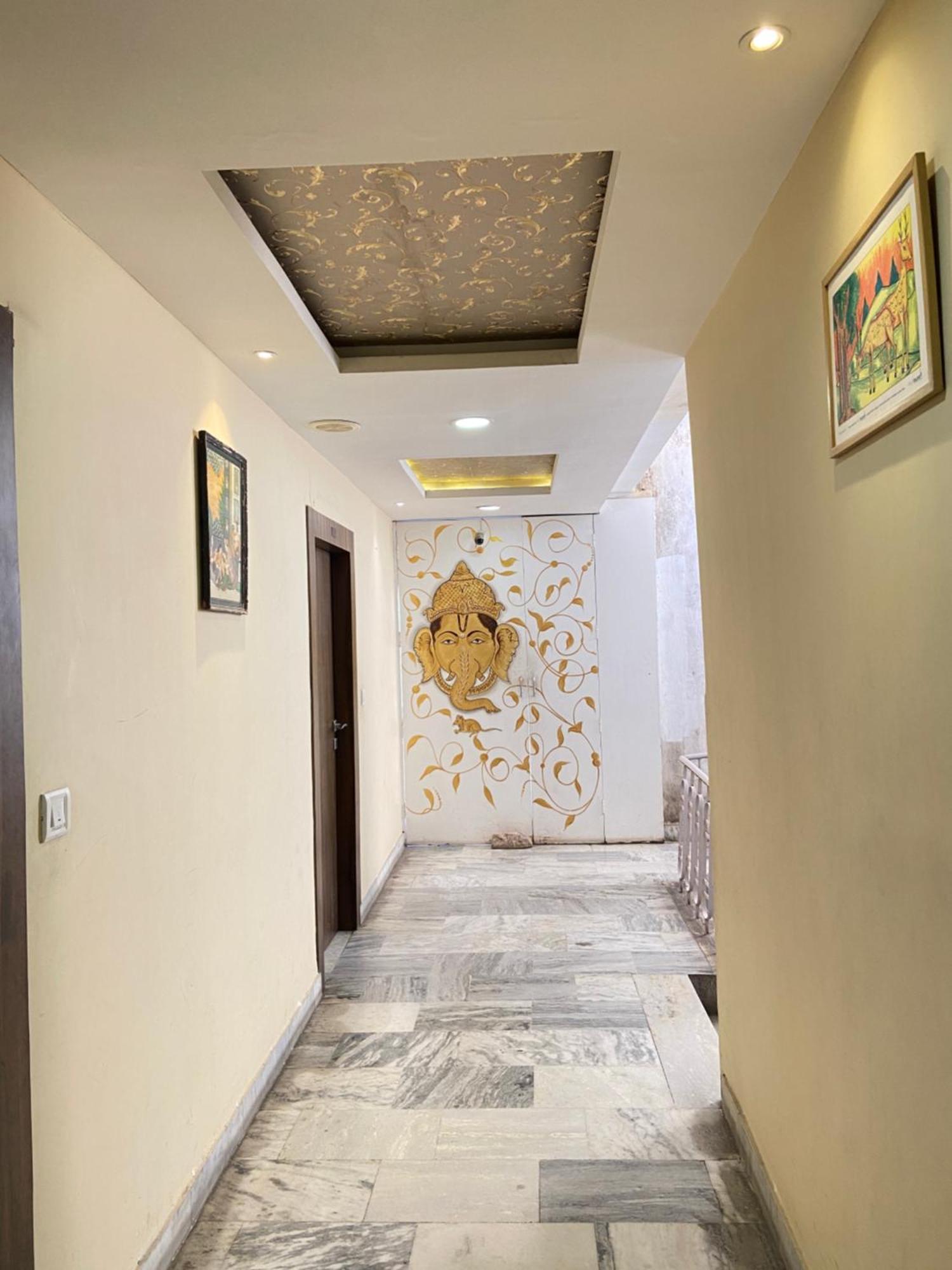אודייפור Hotel Damanis מראה חיצוני תמונה