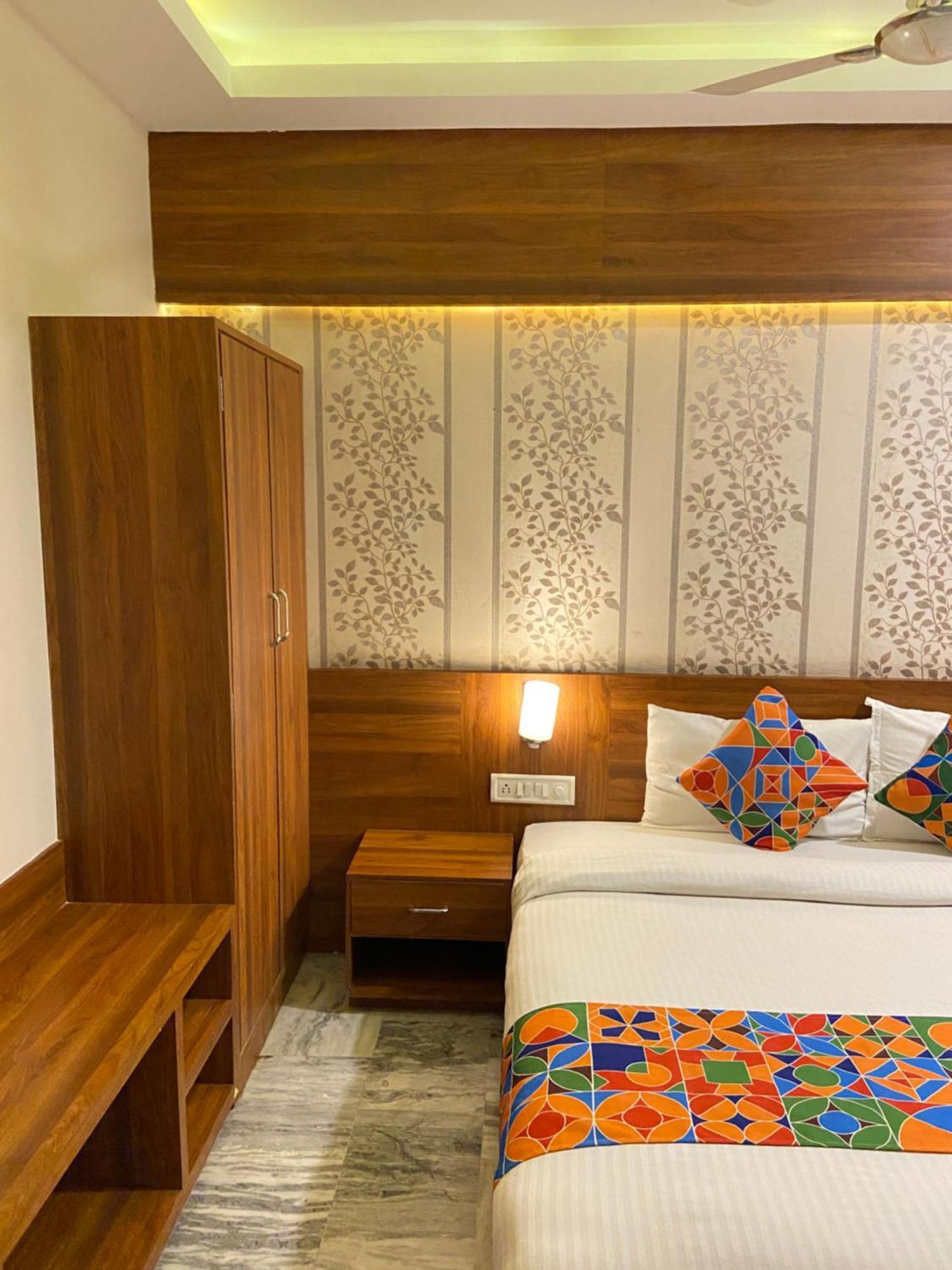 אודייפור Hotel Damanis מראה חיצוני תמונה