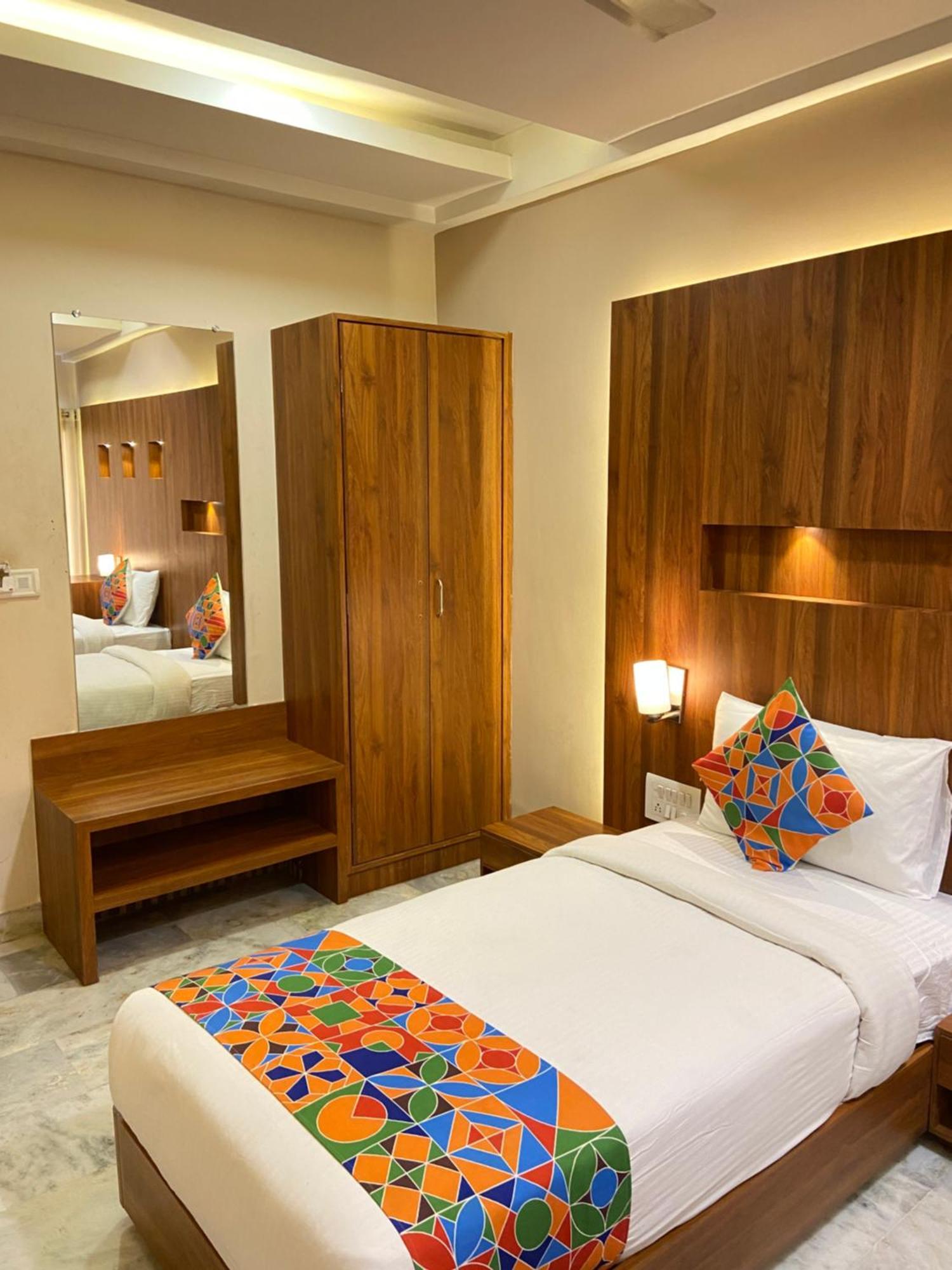 אודייפור Hotel Damanis מראה חיצוני תמונה