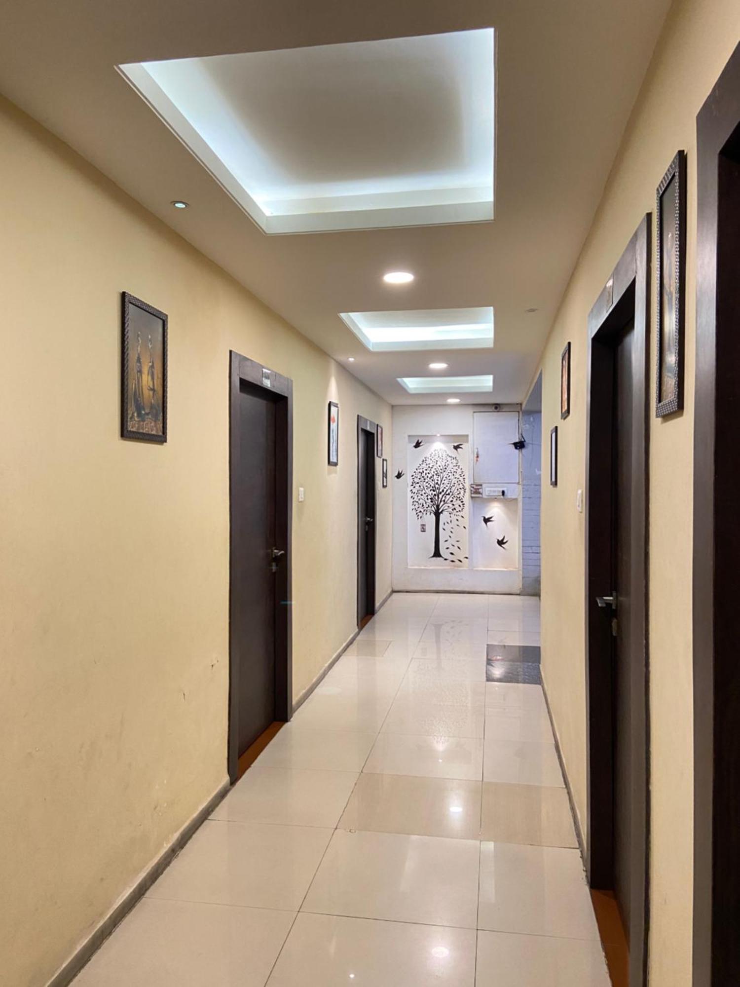 אודייפור Hotel Damanis מראה חיצוני תמונה