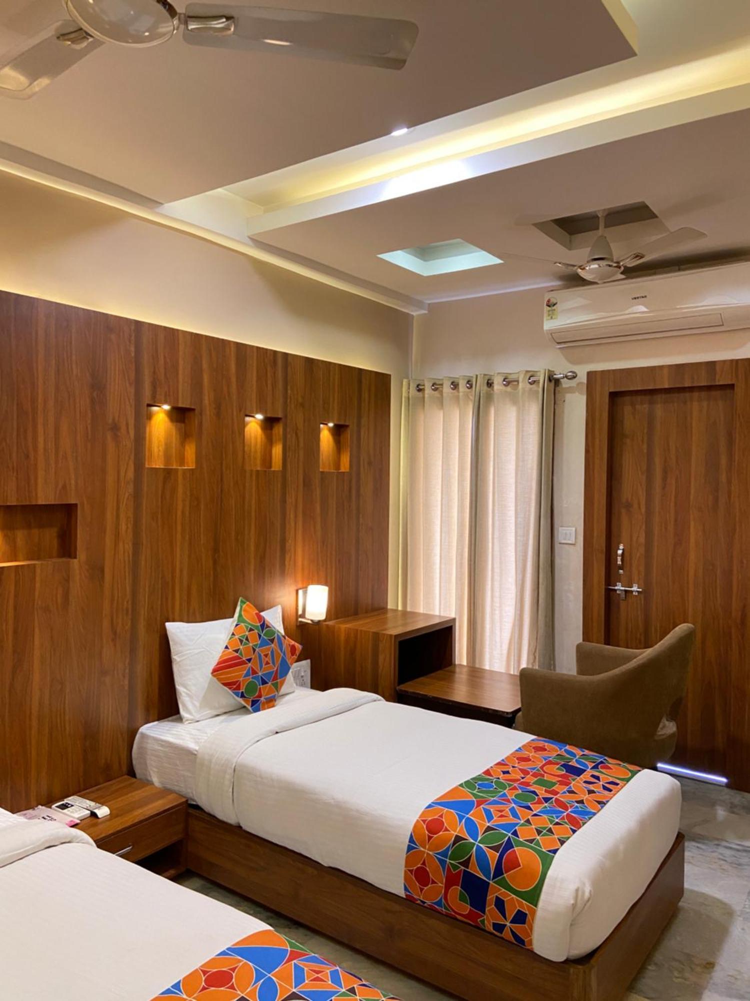 אודייפור Hotel Damanis מראה חיצוני תמונה